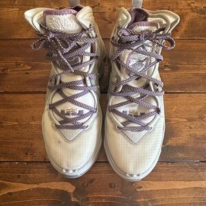 Nike LeBron 19 'Greatness' Phantom Canyon Purple Men's Size 8.5 CZ0203-004